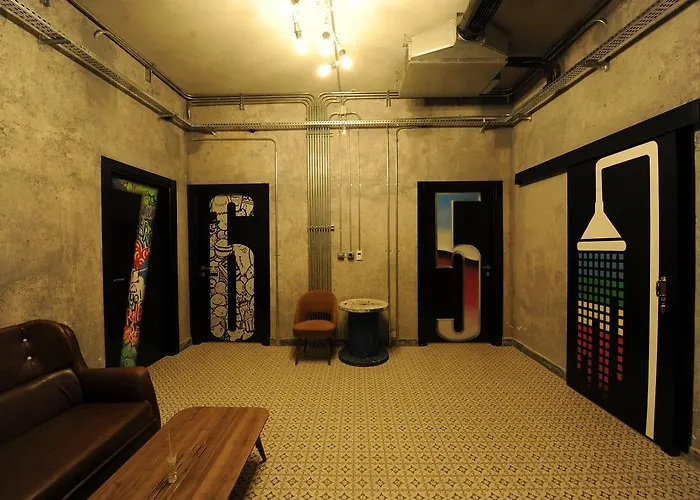 Role Street Hostel